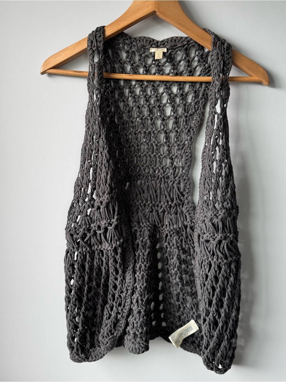 (One size) Handmade-Style Crocheted Open Knit Vest - Charcoal Gray